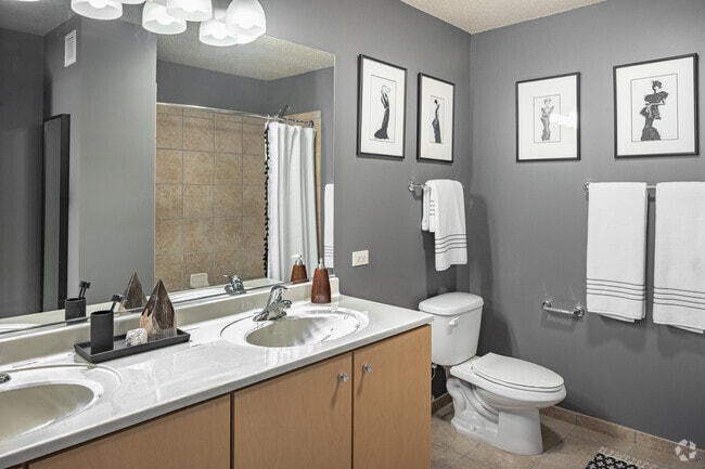 2BR, 2BA -1080SF - Primary Bathroom