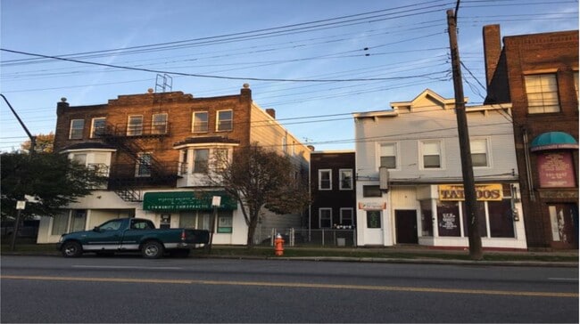 Photo - 4043 Saint Clair Ave