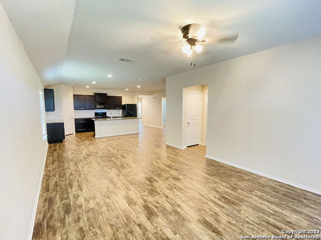 Photo - 224 Lance Trail