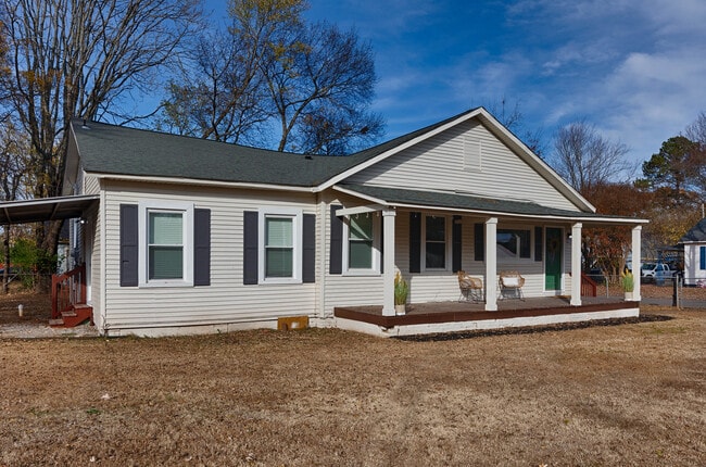 Photo - 3706 Emm Ell St SW