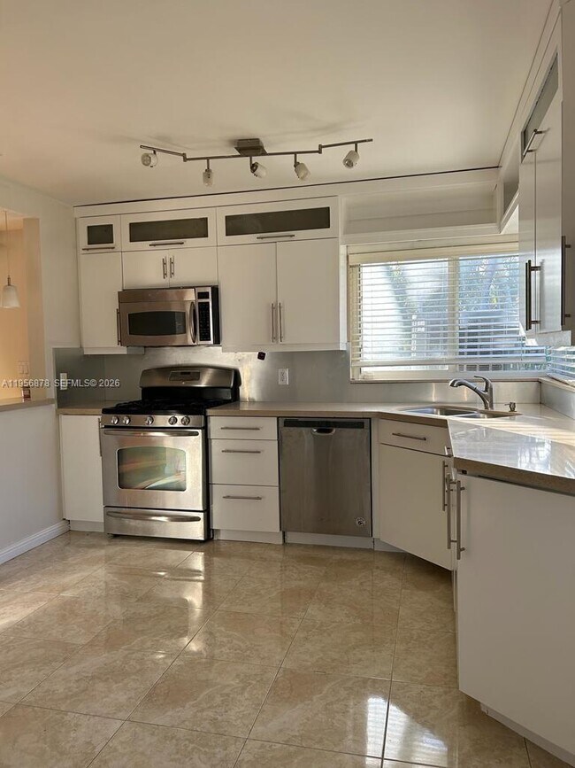 Photo - 9208 Byron Ave