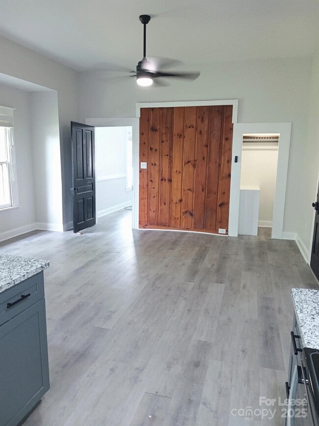 Photo - 238 S Main St Unidad a