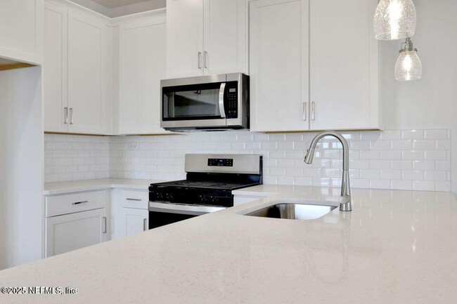 Photo - 24 Thurnham Ln