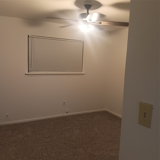 Building Photo - 521 Ferguson St Unit B1