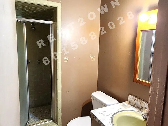 Photo - 310 W Ray Dr