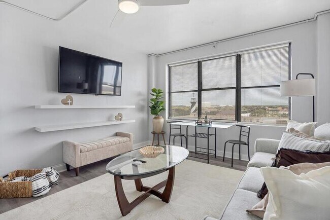 Photo - 311 W Ashley St Unit 706