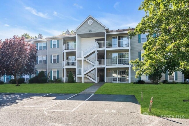 Photo - 66 Iroquois Dr Unit 24