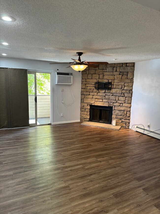 Photo - 10150 E Virginia Ave Unidad 4-202