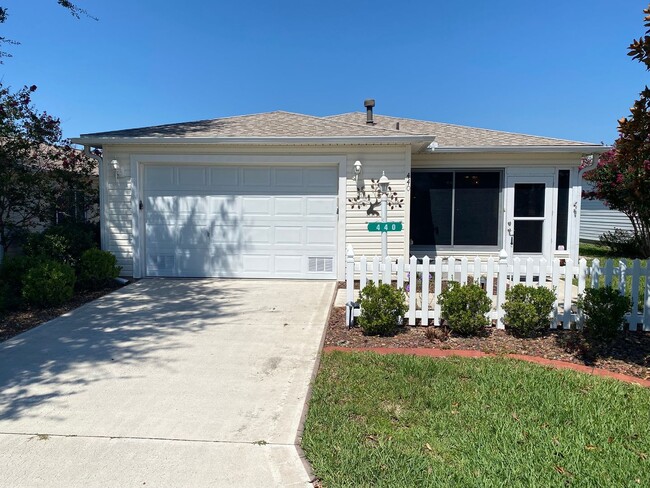 Building Photo - Great Location Turnkey Villa In The Villag... Rental