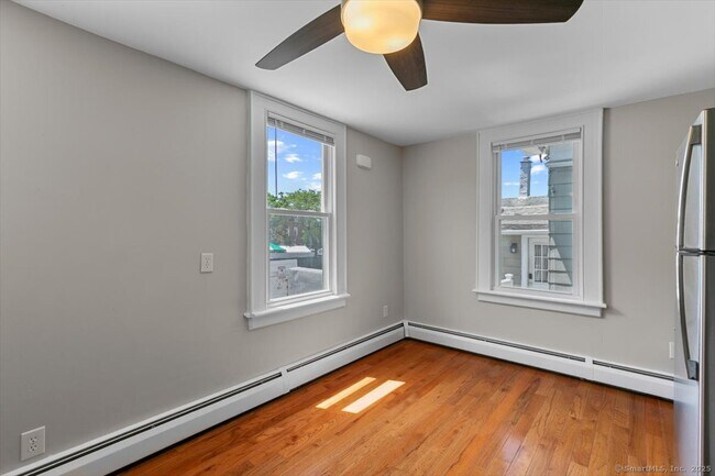 Photo - 502 Chapel St Unit 4