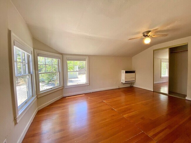 Photo - 2137 Oak St Unit oak2137-1