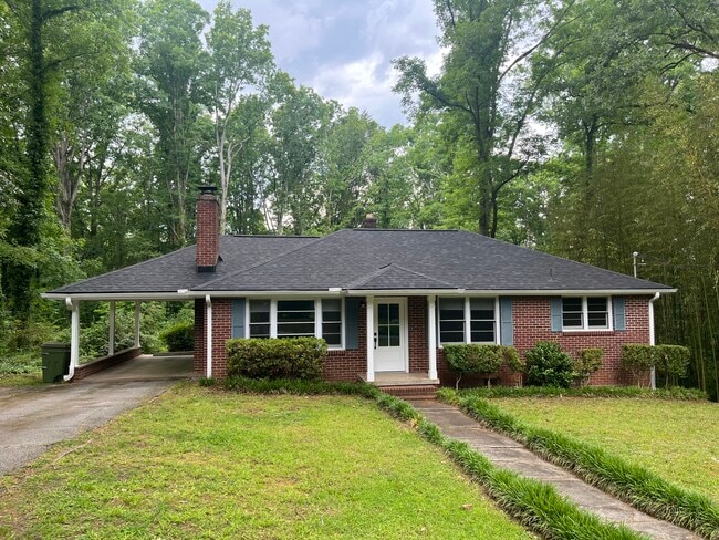 Building Photo - 402 Upper Highland Dr