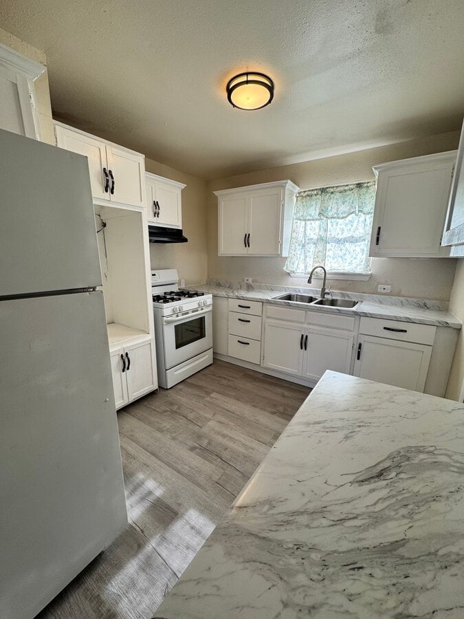 Photo - 3-Bedroom with Garage in Cul-de-Sac