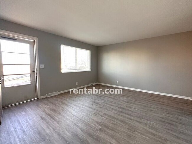 Photo - Remodeled & Ready for Move in! Centrally L...