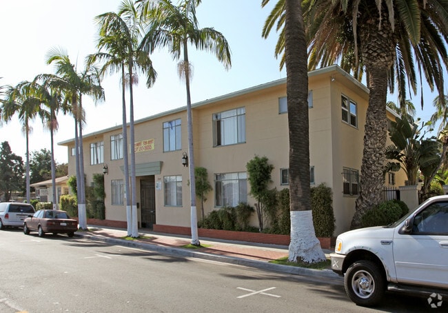 Photo - 7129-7135 Stafford Ave