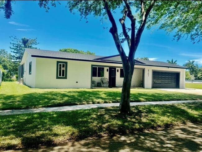 Building Photo - 4101 NW 10th St Rental