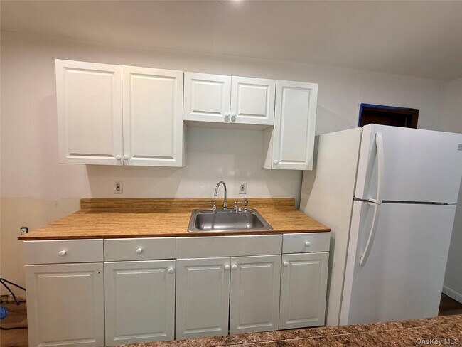 Building Photo - 26 Quartz Ln Unit 6