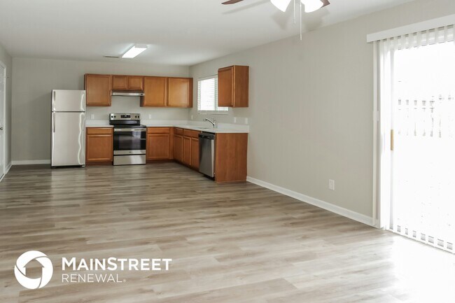 Photo - 213 Farmington Dr