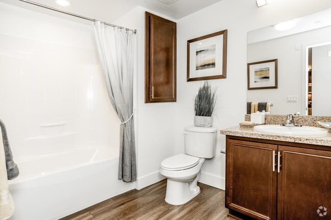 2BR, 2BA - 1108 SF