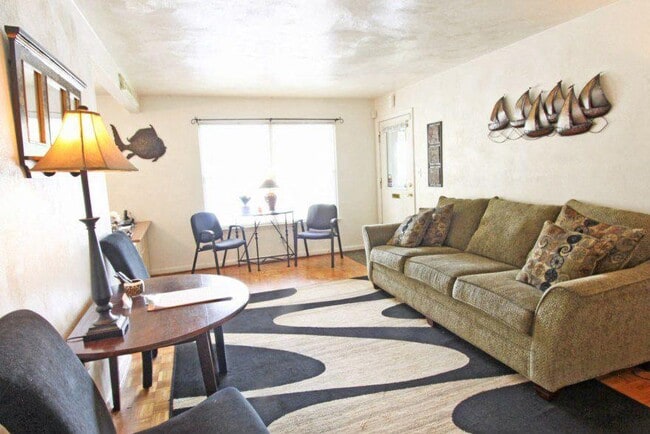 Photo - Linkhorn Place