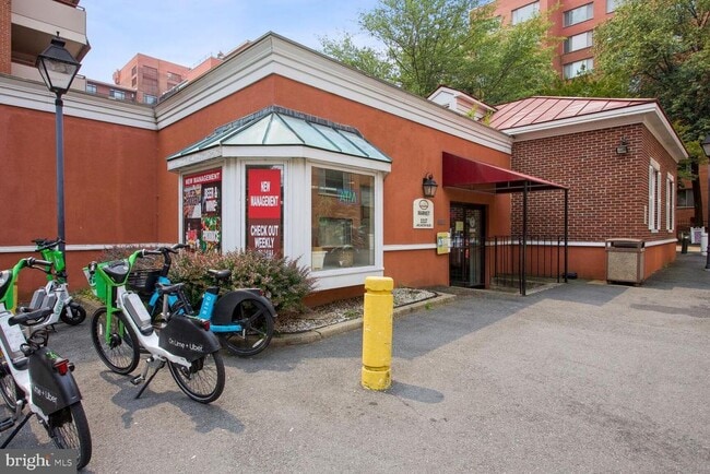 Photo - 1021 Arlington Blvd Unit 238