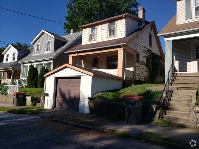 Building Photo - 2713 Locust St. Rental