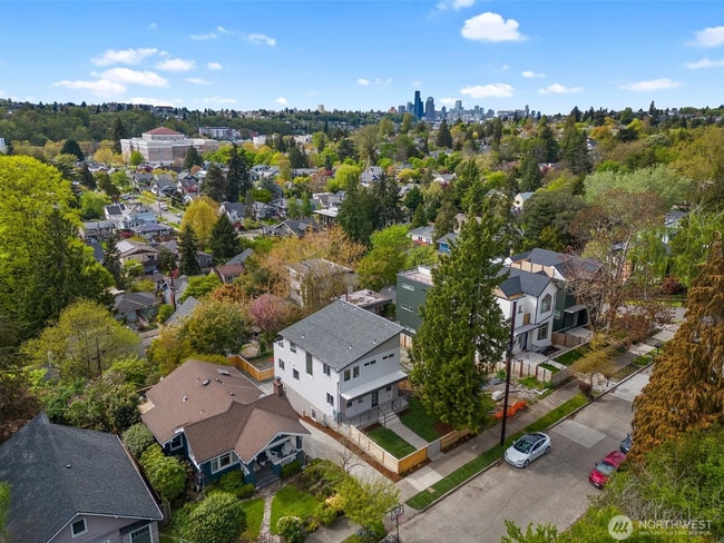 Photo - 3215 37th Pl S