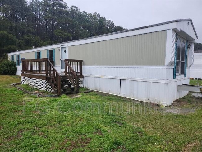 Building Photo - 1023 Crystal Blvd