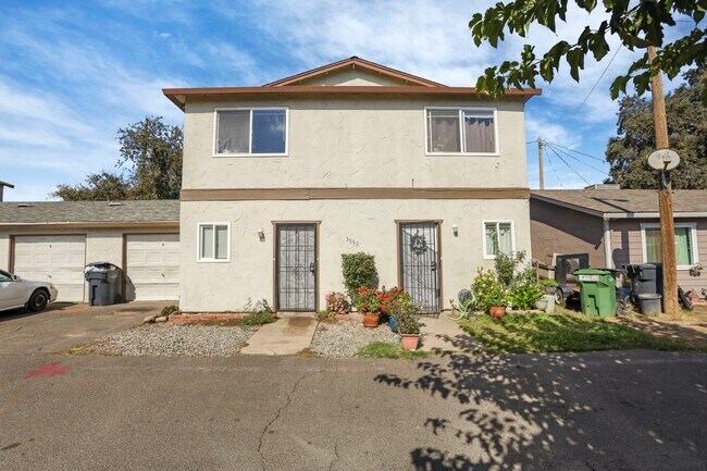 Photo - 3557 Merced Ave