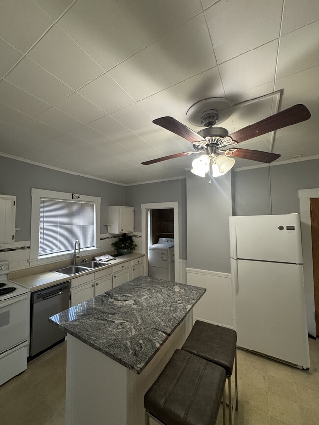 Kitchen - 107 Clark St Unit 1