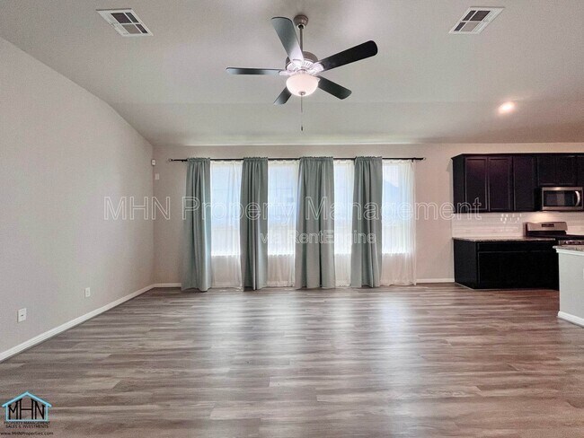 Photo - 2307 Castello Wy