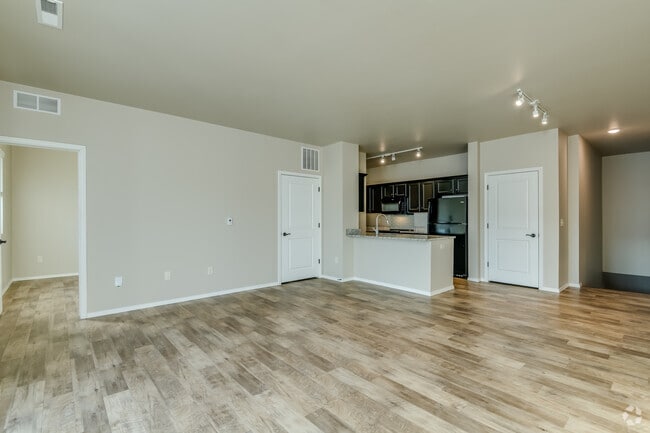 2 BR, 2 BA - 1,254SF