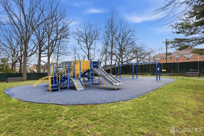 Photo - 160 Evergreen Rd