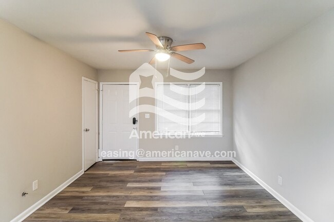 Photo - 1629 Emerson Ave