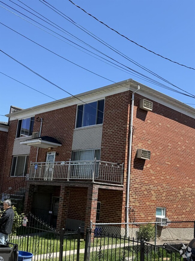 Building Photo - 9-05 123rd St Rental