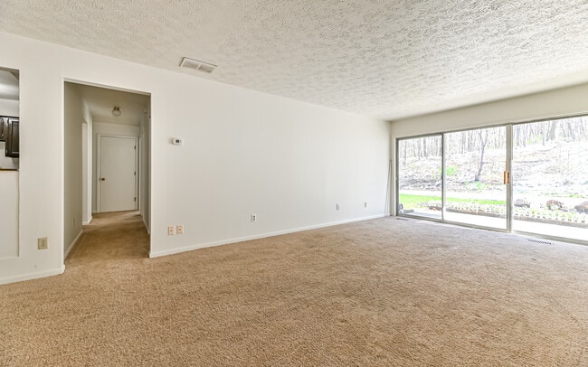 Photo - Lakewood Manor