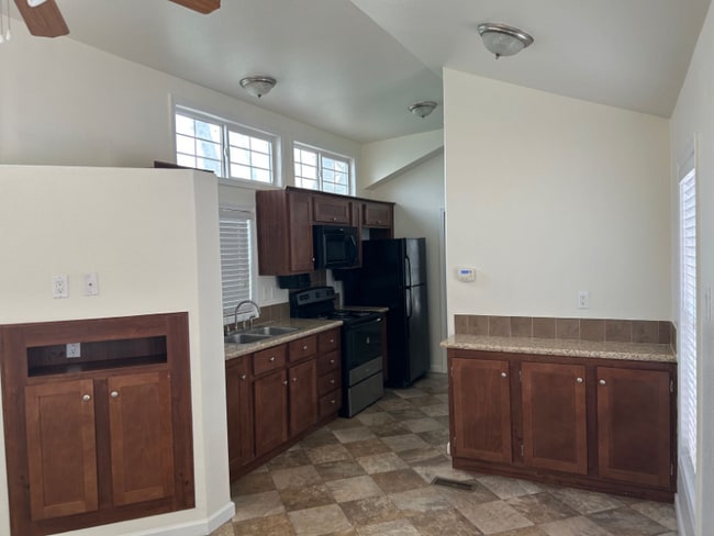 Photo - 2211 Ashberry Ave