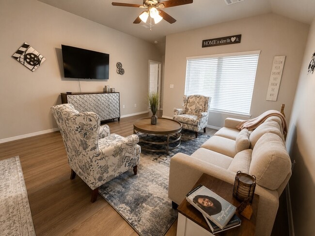 Photo - 463 Dalloway St