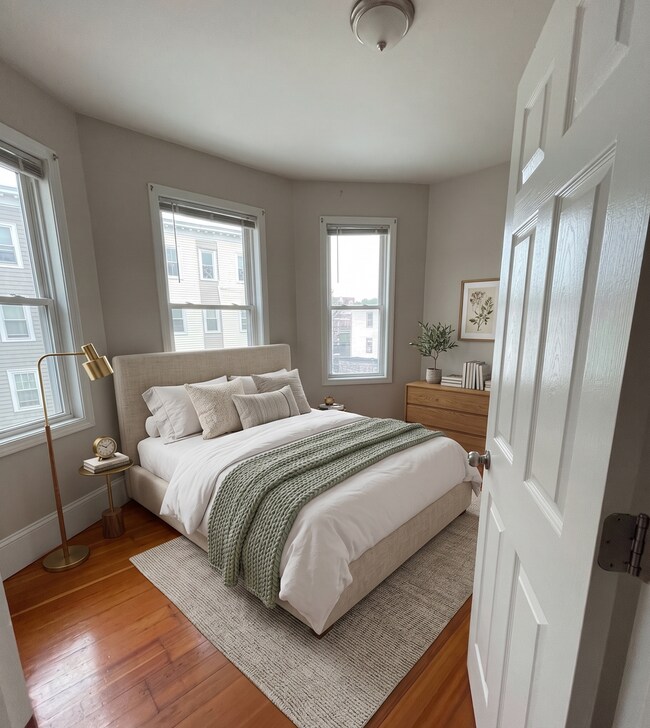239-241-241 Maverick St Unit 241 Mav #3