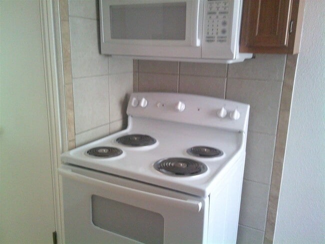 Photo - 1161 NW Ozmun Ave