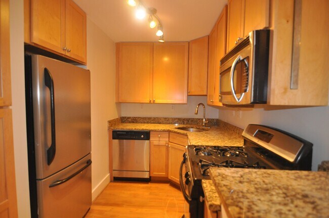 Photo - 4840 MacArthur Blvd NW