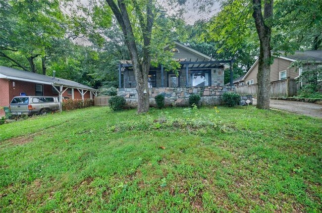 Photo - 183 Locust St NE