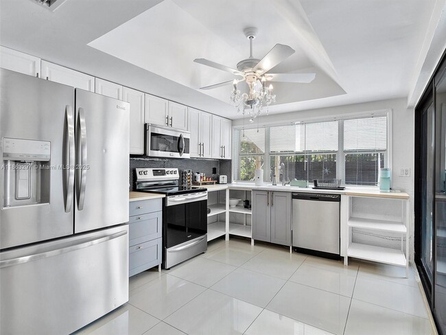 Photo - 5800 NE 18th Ave