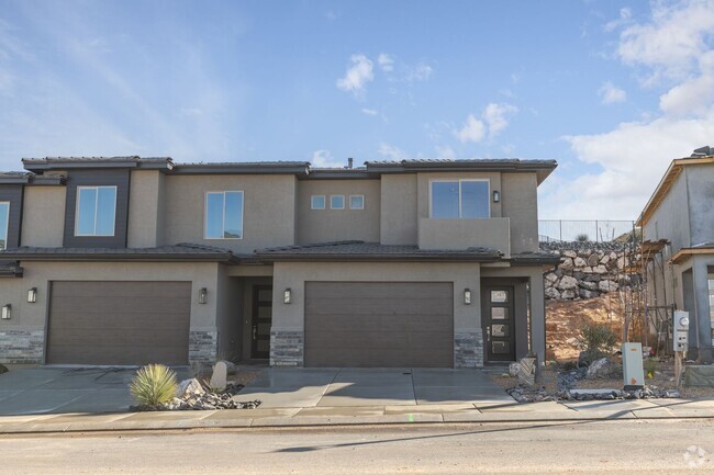 Building Photo - Modern 3 Bedroom Townhome