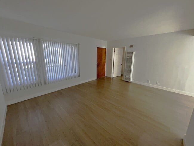 Photo - 803 S Crenshaw Blvd Unit 005