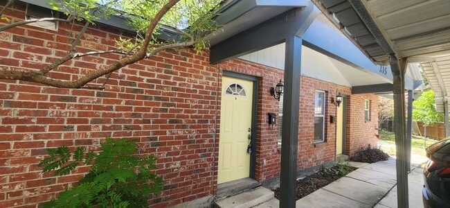 Photo - 215 Eleanor Ave Unit 2