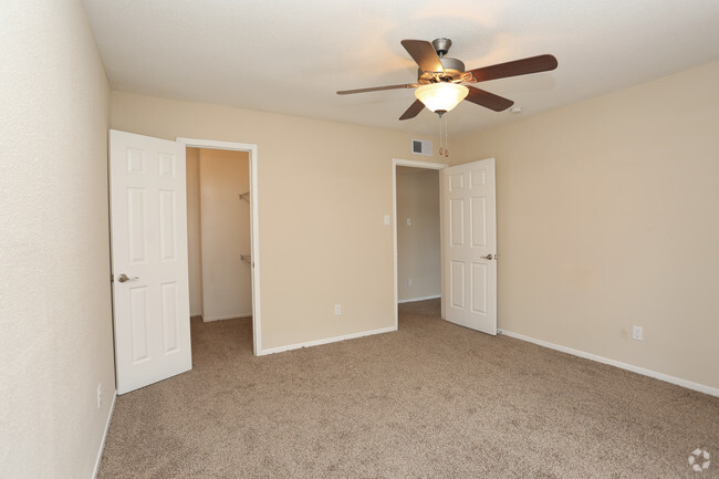 Castlewood Apartments For Rent in Houston, TX | ForRent.com