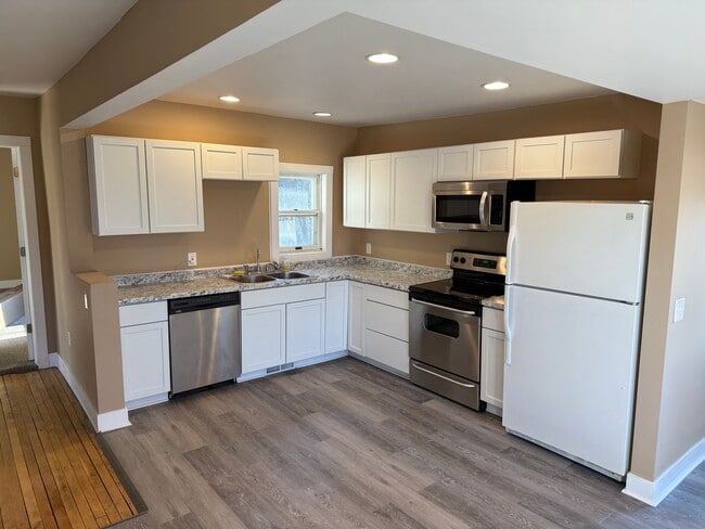 Photo - 337 N 2nd St