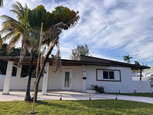 Building Photo - 1540 NE 118th St Unit B