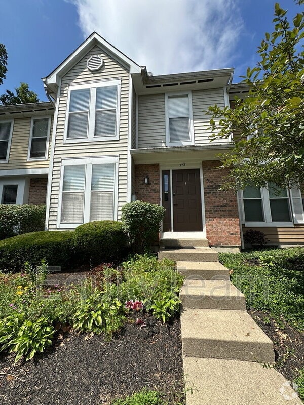 Building Photo - 753 Woodlyn Dr S Rental